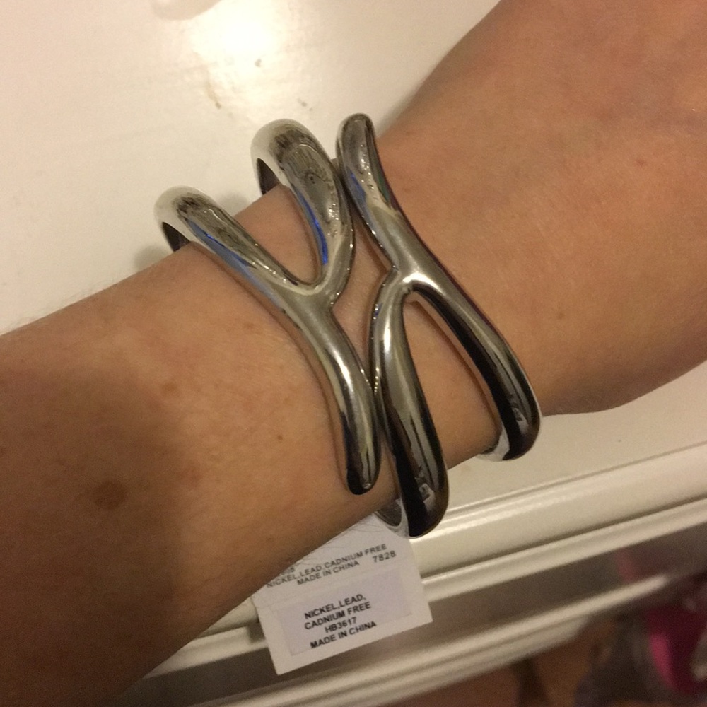 Silver bangle bracelet - Picture 3 of 3